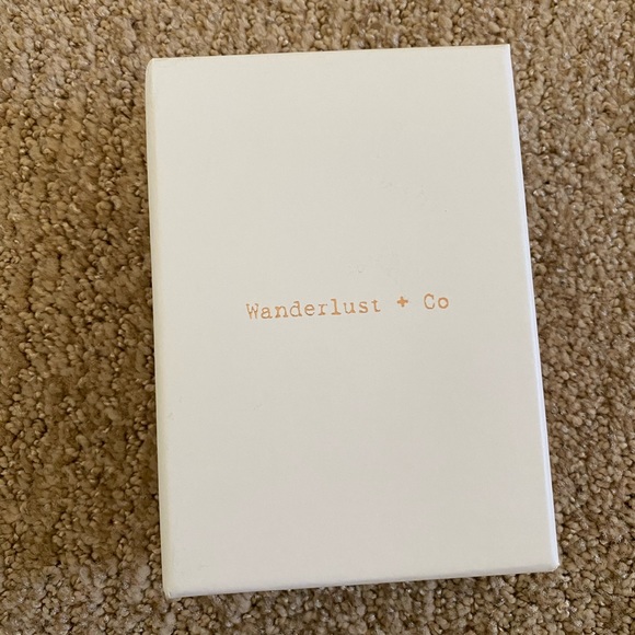 Sophisticated asymmetrical earrings with star and moon pendants - Picture 4 of 4